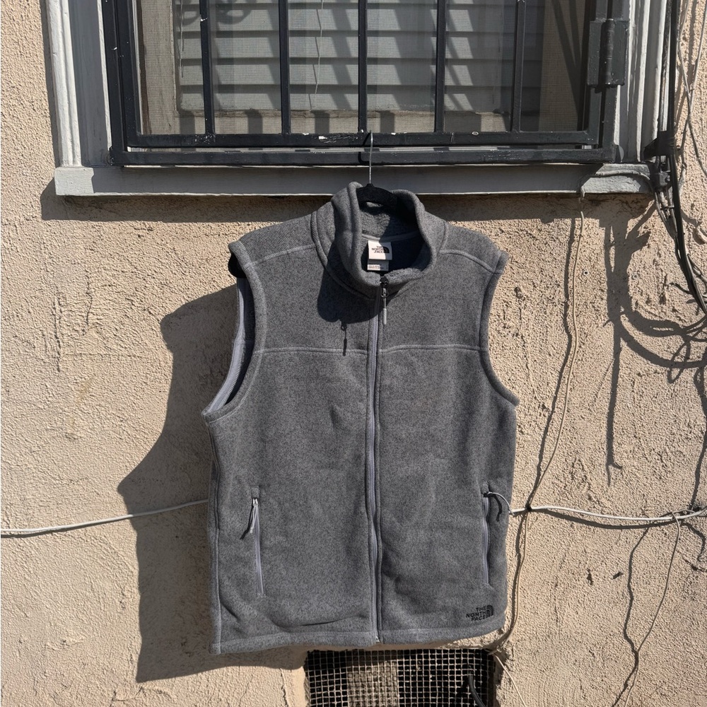 The North Face Men's Medium Grey Heather Sweater Fleece Vest NEW